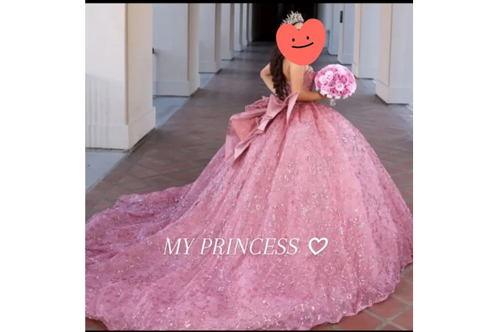 Estoy vendiendo vestido de 15 image 3