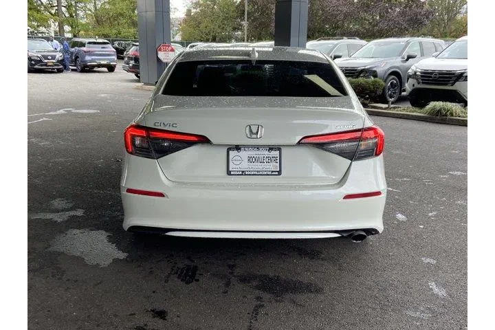 Honda Civic 2024 Sport 4dr S image 6