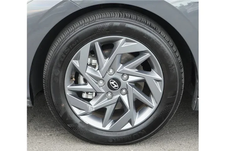 $19984 : 2024 Elantra SEL image 9