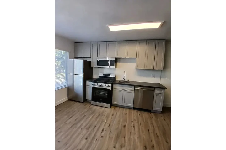 $1450 : 1 BED 1BATH Apt in Los Angeles image 2
