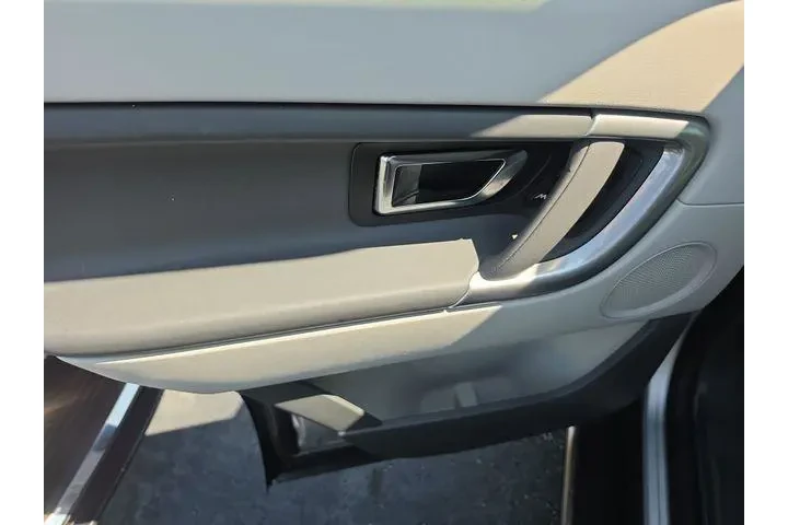$10990 : Land Rover Discovery Sport 2 image 10