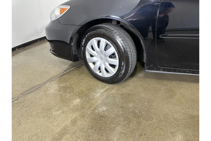 $10000 : 2005 Camry LE image 5