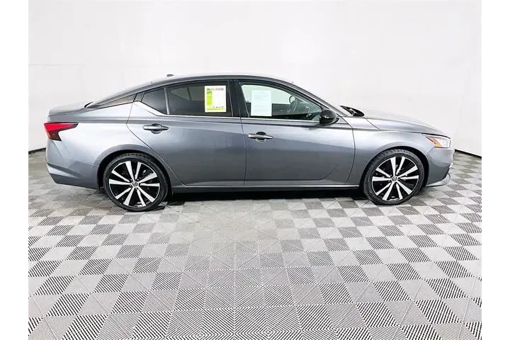 $14900 : Nissan Altima 2022 2.5 SR 4d image 8