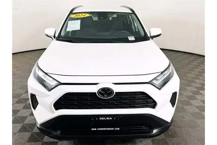 $26500 : Toyota RAV4 2024 XLE 4dr SUV image 2