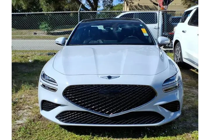 $28995 : Genesis G70 2023 2.0T 4dr Se image 2