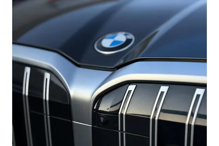 $39795 : BMW 5 Series 2025 AWD 530i x image 10