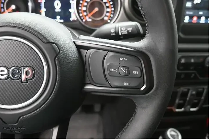 $34998 : Jeep Gladiator 2023 4x4 Spor image 7