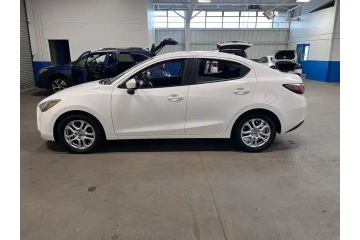 $13944 : Toyota Yaris iA 2017 image 6