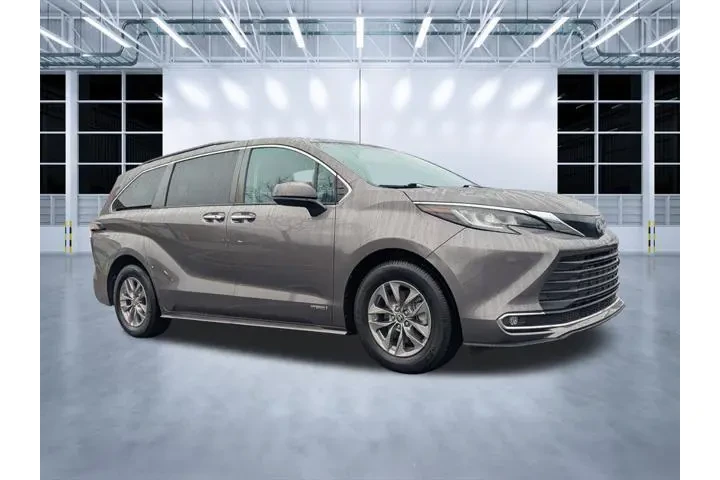 $33499 : Toyota Sienna 2021 XLE 7-Pas image 1