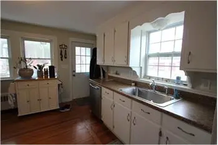 $2700 : Rental property with 3 bedro image 6