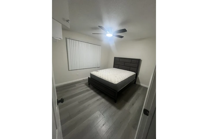 $850 : Rento Cuarto image 3