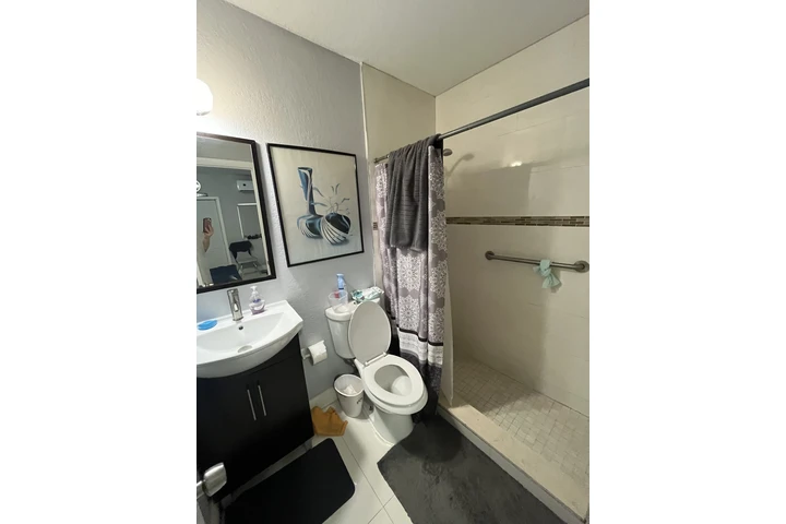 $1300 : Apartamento en excelente zona image 8