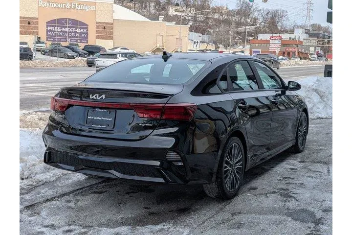 $17895 : Kia Forte 2023 GT-Line 4dr S image 6