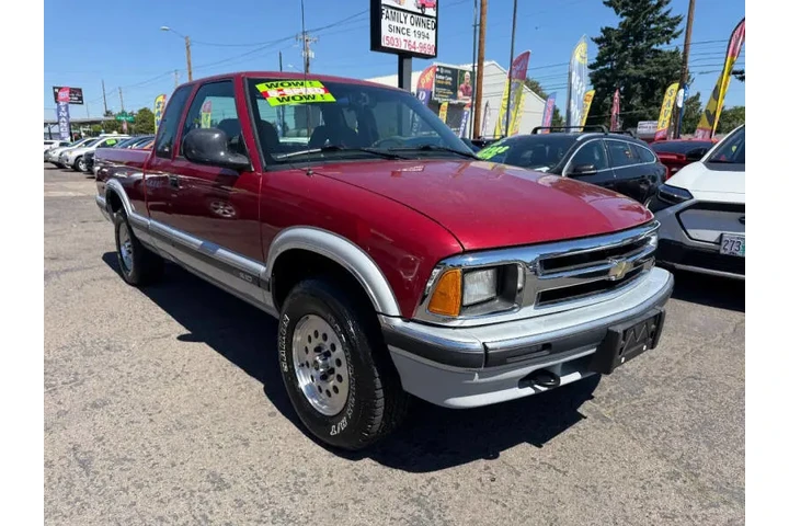 $12995 : 1996 S-10 LS image 3
