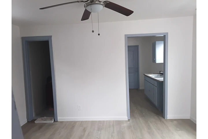 $850 : Se renta casa image 2