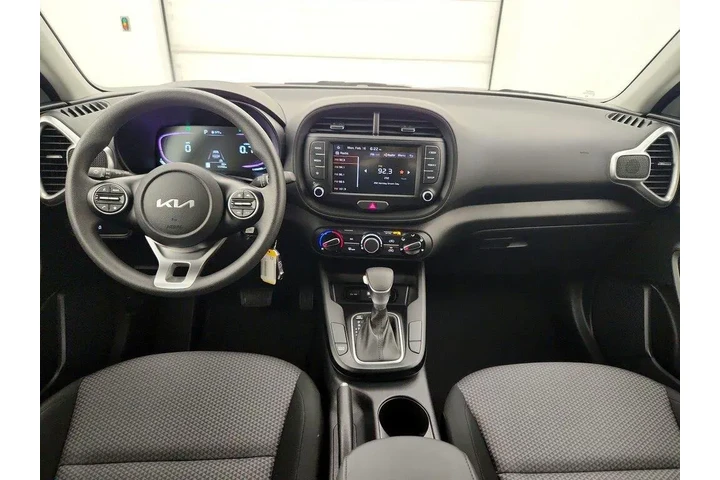 $19998 : Kia Soul 2024 LX 4dr Crossov image 9
