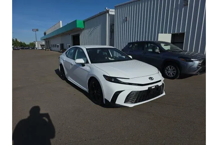 $37900 : Toyota Camry 2026 SE 4dr Sed image 1