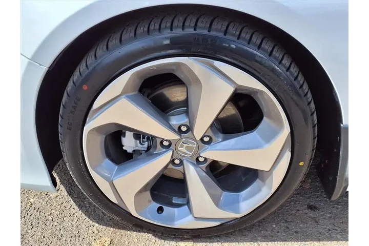 $19292 : Honda Accord 2018 Touring 4d image 6