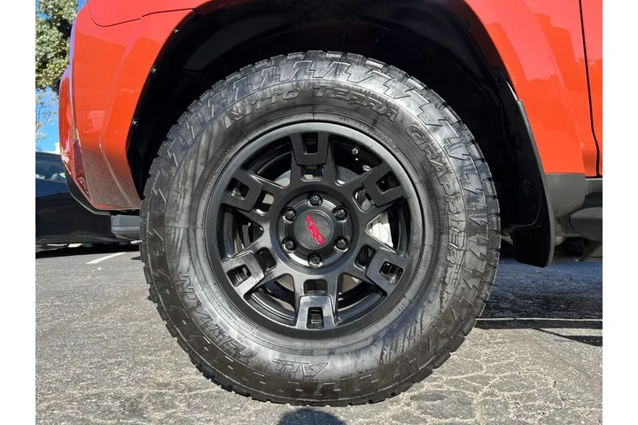 $55988 : Gold Certified2024 4Runner TR image 10