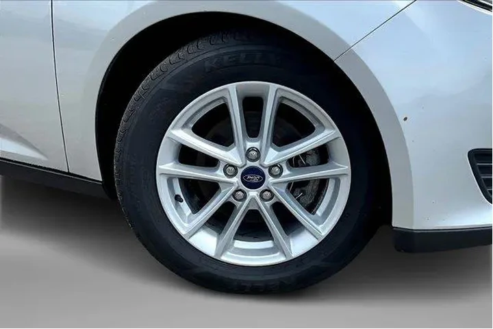 $15891 : Ford Focus 2018 SE 4dr Sedan image 8