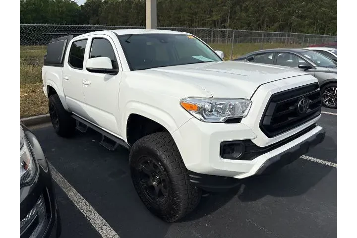 $33223 : Toyota Tacoma 2023 4x4 SR V6 image 2