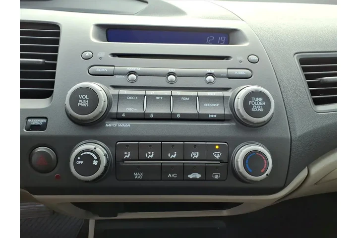 $8900 : Honda Civic 2010 LX 4dr Seda image 7