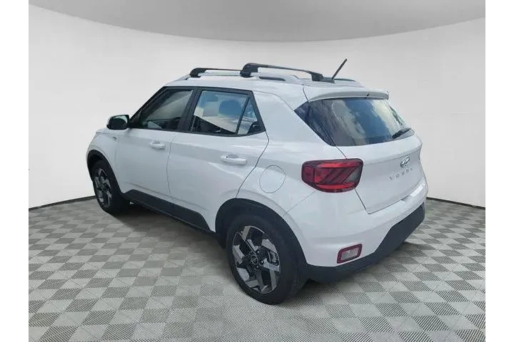 $16998 : Hyundai VENUE 2023 SEL 4dr C image 4