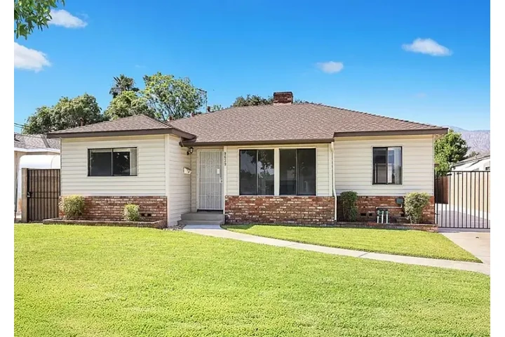 $2850 : 4 bedrooms, 3 bathrooms, image 1