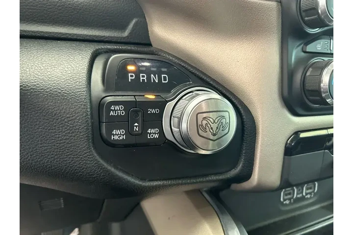 $37987 : Ram 1500 2022 4x4 Laramie 4d image 8