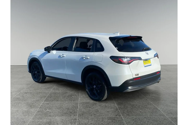 $31842 : Honda HR-V 2024 AWD Sport 4d image 3