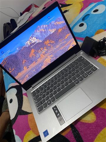 $200 : Excelente Laptop Lenovo!! image 1
