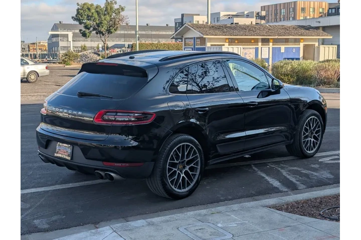 $24988 : 2018 Macan S image 6