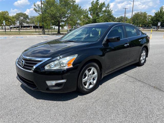 $7500 : 2015 Altima 2.5 S image 3