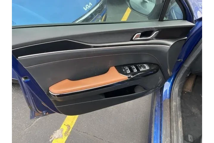 $26888 : Kia K5 2023 GT 4dr Sedan image 6