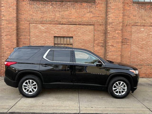 $22000 : 2021 Traverse LT Cloth image 6