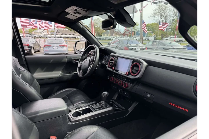 $32298 : Toyota Tacoma 2020 4x4 TRD S image 9