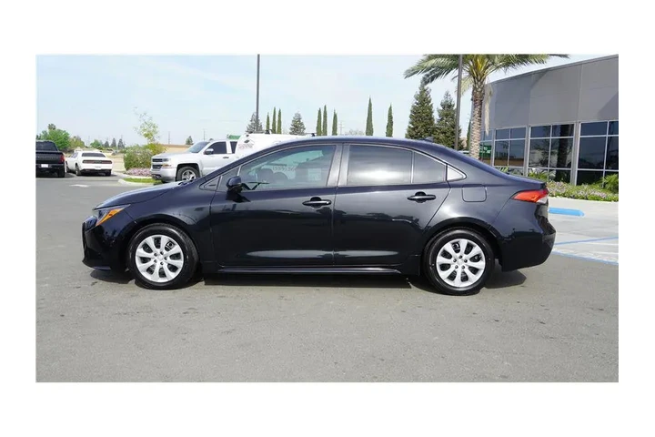 $17250 : 2021 Corolla LE image 9