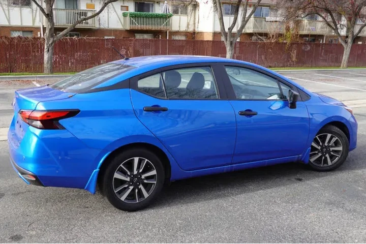 $17988 : 2024 Versa S image 4