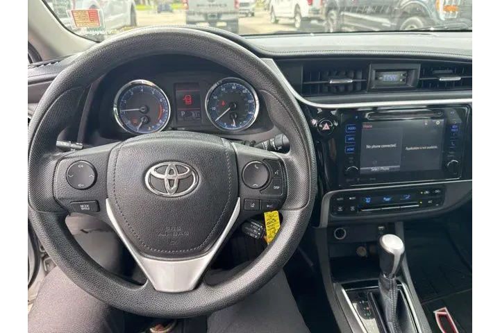 $10194 : Toyota Corolla 2017 LE 4dr S image 5