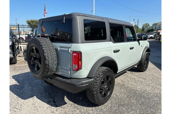 2022 Bronco Black Diamond image 6