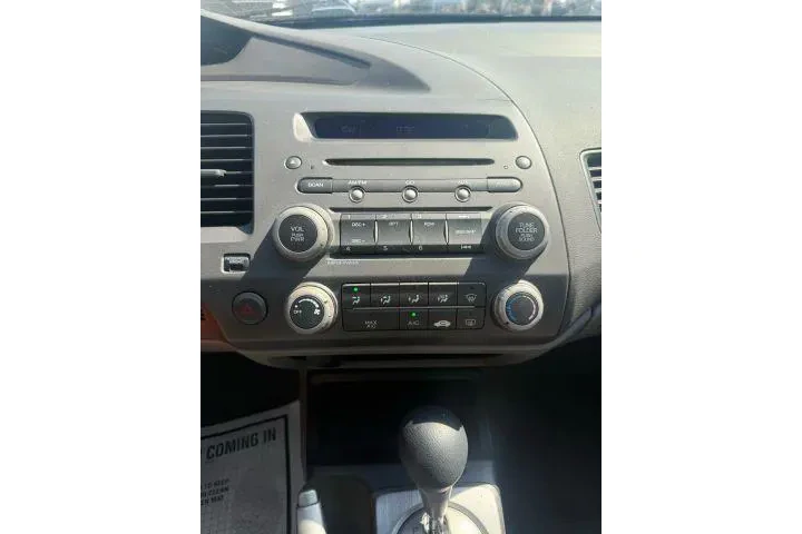 $5899 : Honda Civic 2008 LX 4dr Seda image 9