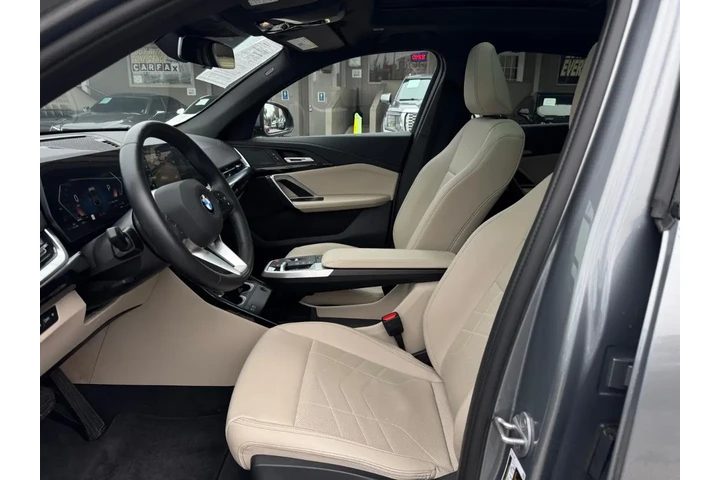 2025 BMW X2 xDrive28i image 7