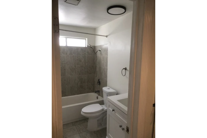 $2000 : Apartment image 10