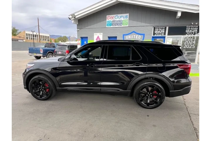 2021 Explorer ST AWD image 8