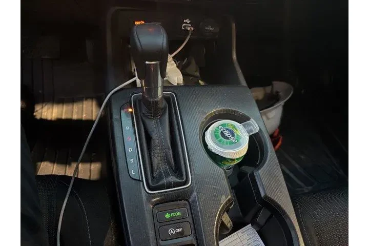 $18992 : Honda Civic 2022 LX 4dr Seda image 8