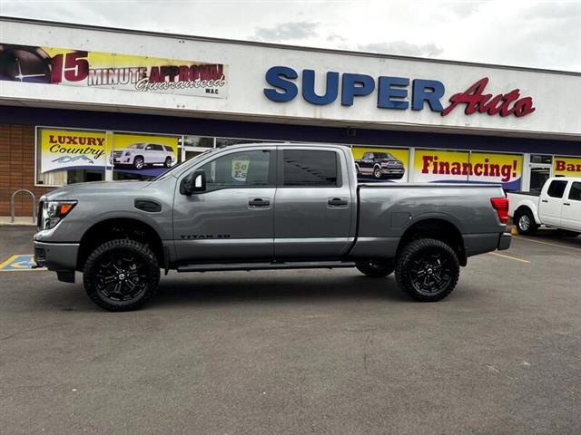 $33889 : 2019 Titan XD 4x4 Diesel Crew image 2