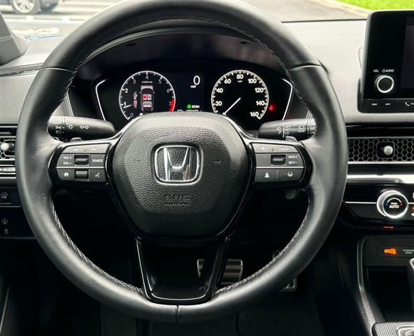 $16900 : Honda Civic Sport HB image 4