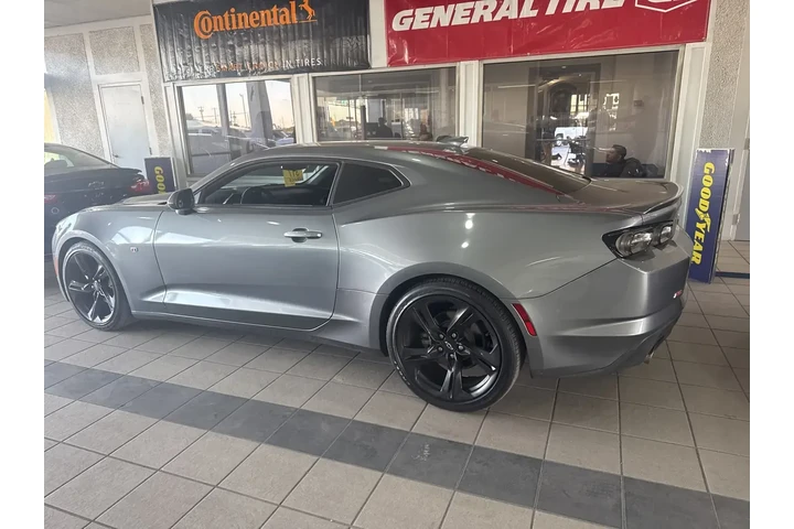 $23185 : Chevrolet Camaro 2020 LT 2dr image 8