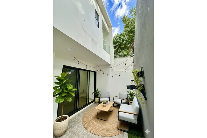 $210000 : Casa moderna dentro de privado image 4