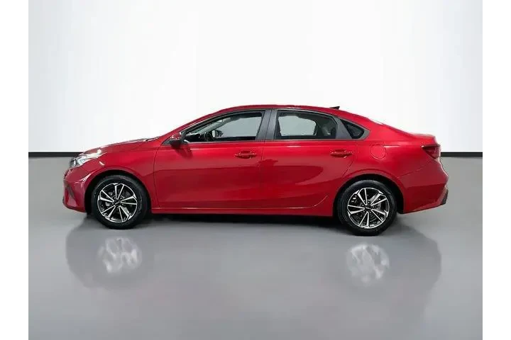 $14943 : Kia Forte 2023 LX 4dr Sedan image 4